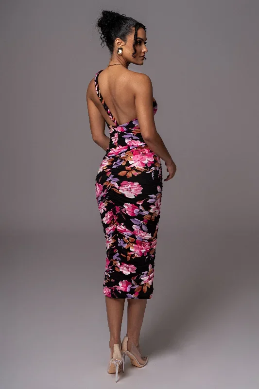 black-floral-jess-ruched-midi-dress