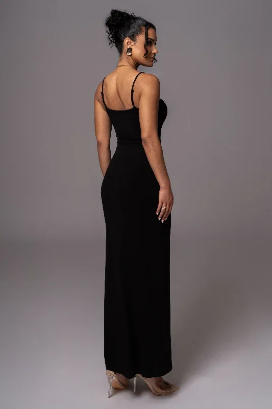 black-smooth-simplicity-maxi-dress