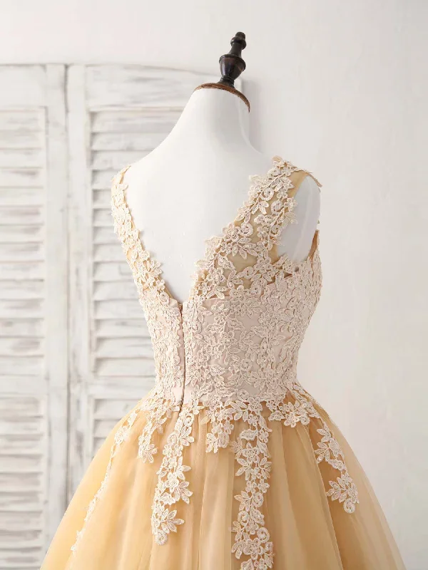 champagne-v-neck-tulle-lace-applique-short-prom-dresses