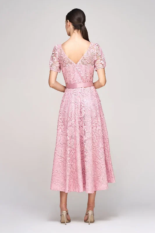 haisley-tea-length-dress-in-pink-mauve