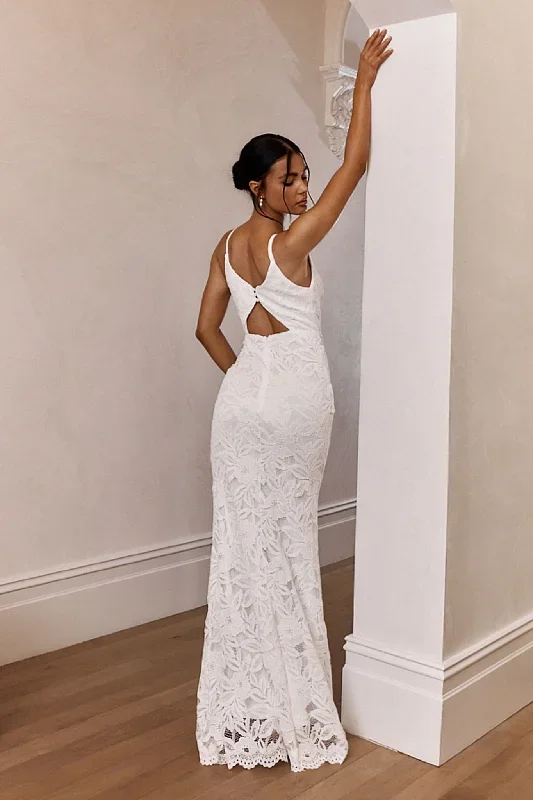 honey-blossom-keyhole-back-lace-maxi-dress-white