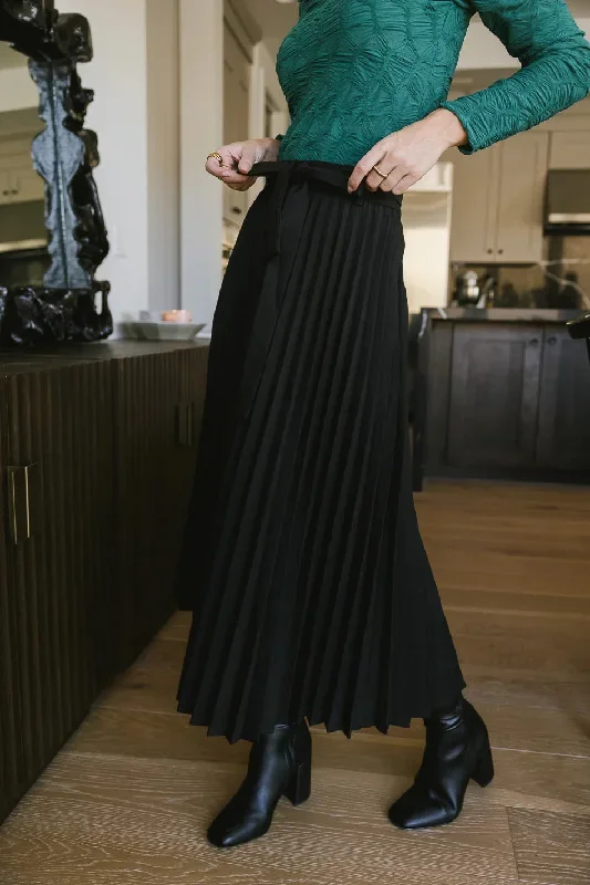 neve-pleated-skirt