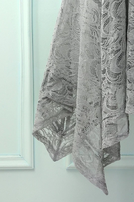 robe-dentelle-asymetrique-gris-col-en-v