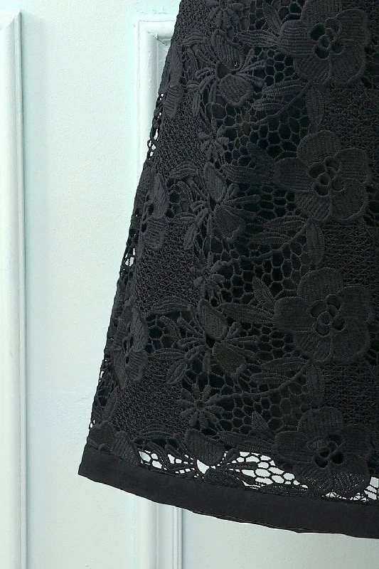 robe-en-dentelle-fleurie-noire