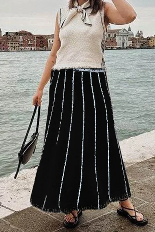 striped-fringe-hem-knit-skirt